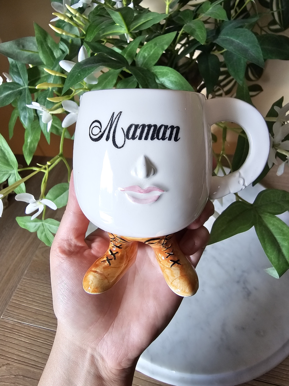 Novelty Giftcraft Japan Maman Mug With Feet And Face